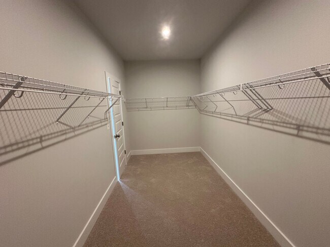 Building Photo - For Rent: Luxurious Short Pump Condo at Ga...
