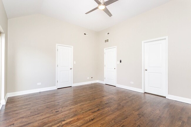 Building Photo - South Shore Stunner – 1,700 SQ FT, Master ...