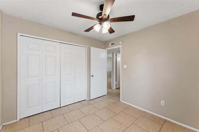 Building Photo - 16958 Jenikay St