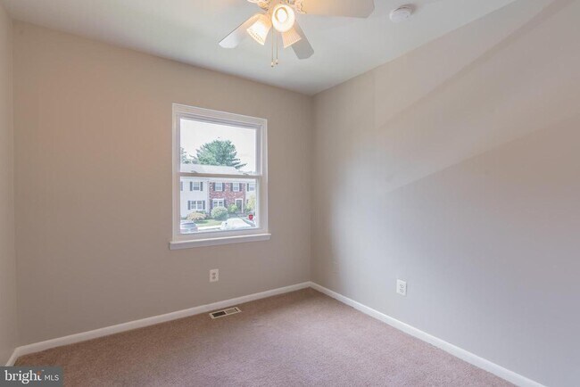 Building Photo - 2054 Forest Hill Ln