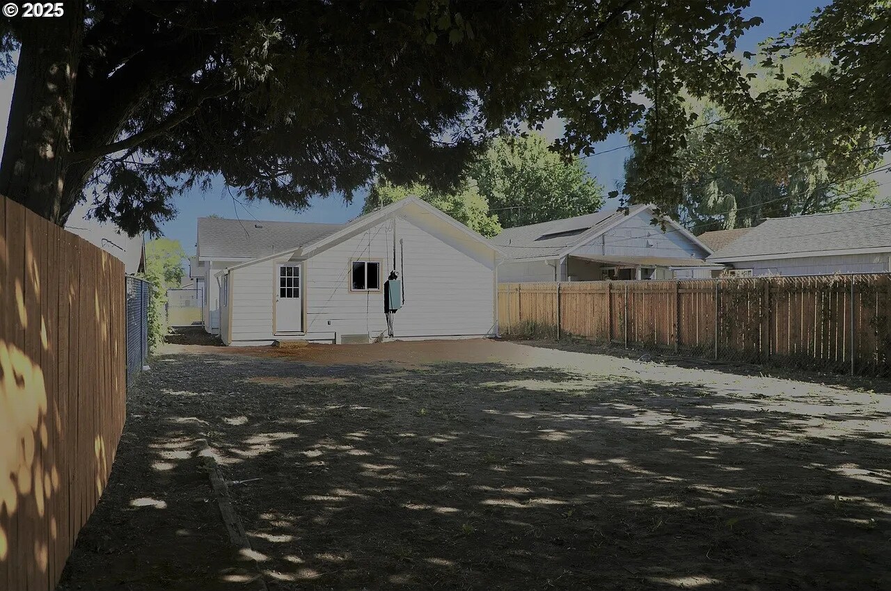 Building Photo - 357 19th Ave