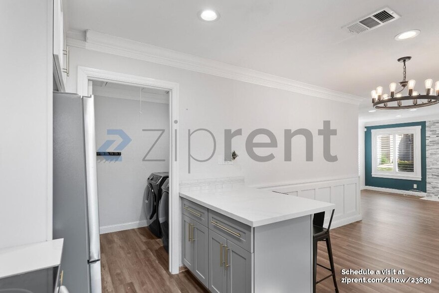 Building Photo - 686 Whitewater Ct