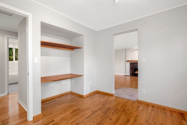 Building Photo - Beautifully remodeled rambler in Finn Hill
