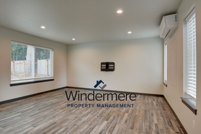 Building Photo - 3 Bed 3 Bath Home in Admirals Cove