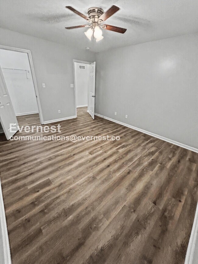 Building Photo - Limited Time Special Offer / Spacious 4-Bed Home with 2-Car Garage & Modern Amenities