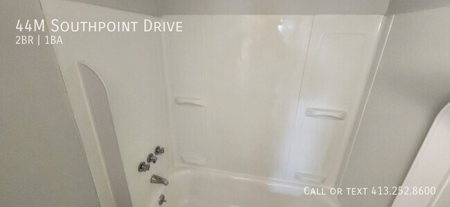 Building Photo - 44 Southpoint Dr