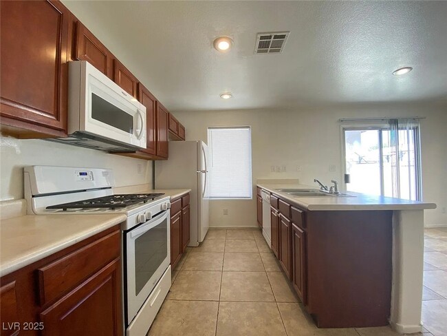 Building Photo - 6062 St Petersburg Dr