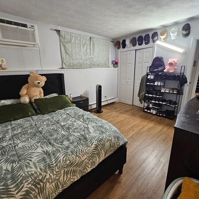 Building Photo - 1129 N Shore Rd