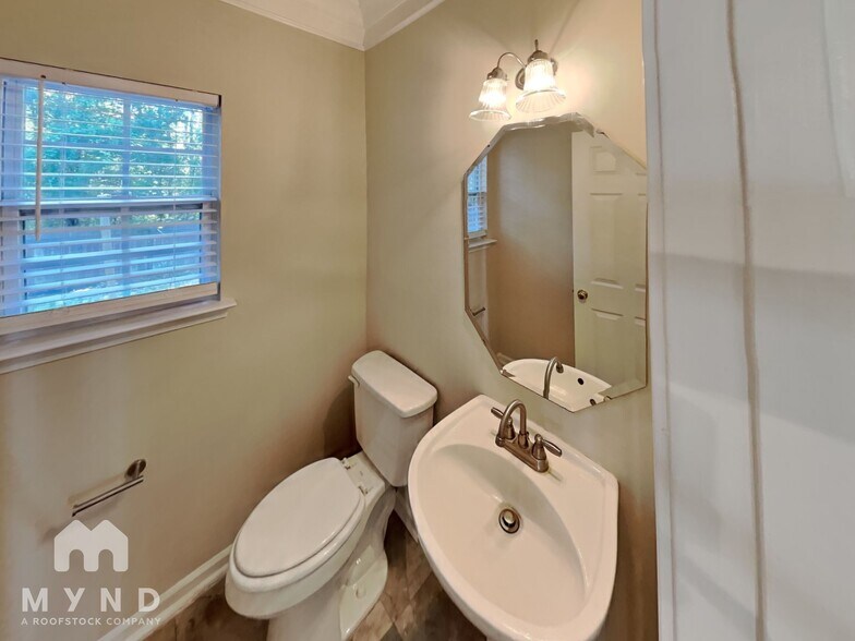 Building Photo - 15247 Leslie Brooke Rd