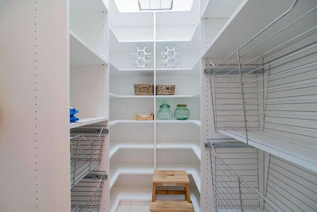 Building Photo - 4510 Island Reef Dr