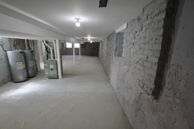 Building Photo - 7413 S Princeton Ave