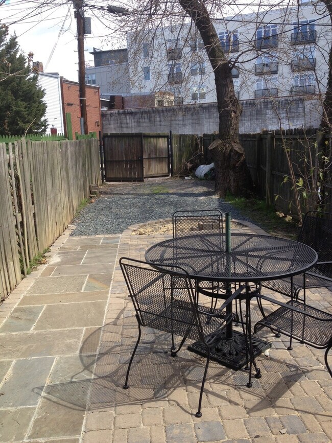 Building Photo - 1308 Potomac Ave SE