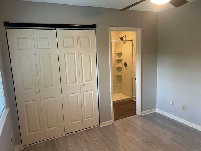 Building Photo - Wonderful One-Level, First Floor Marsh Sid...