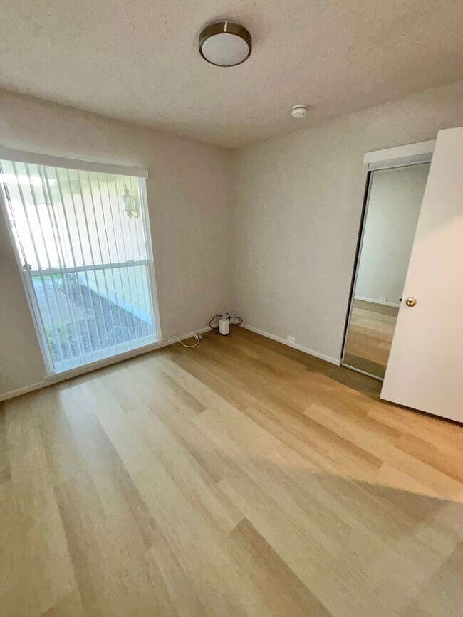 Building Photo - 8079 Darien Cir