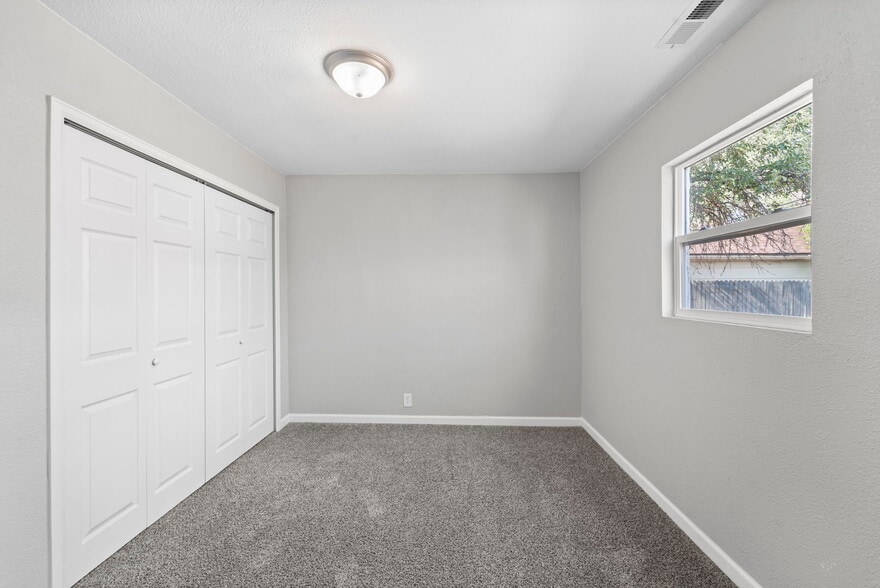 Building Photo - 1222 Florence Ave