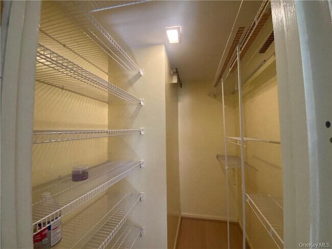 Building Photo - 25 Lexington Hills Rd