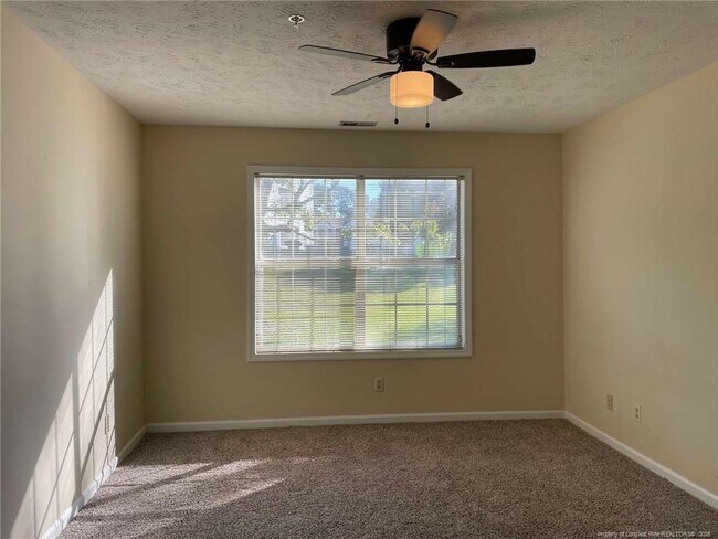 Building Photo - 224 Waterdown Dr