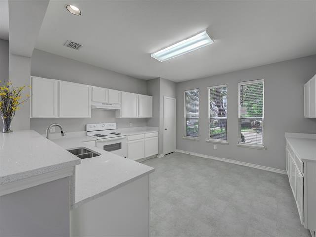 Building Photo - 7120 Wind Row Dr