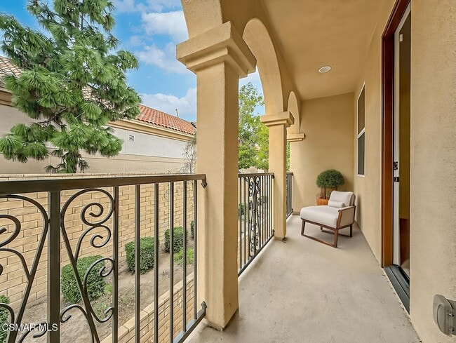 Building Photo - 389 Castiano St