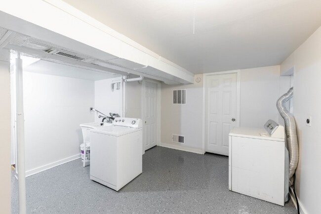 Building Photo - 235 W 110th St