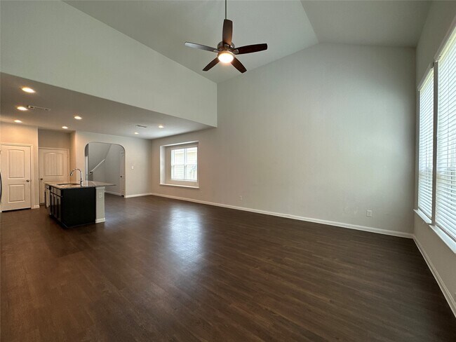 Building Photo - 2611 Hoffman Ln
