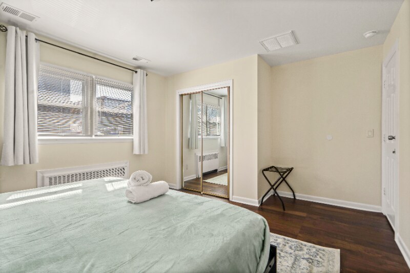 Building Photo - 9103 Columbia Ave