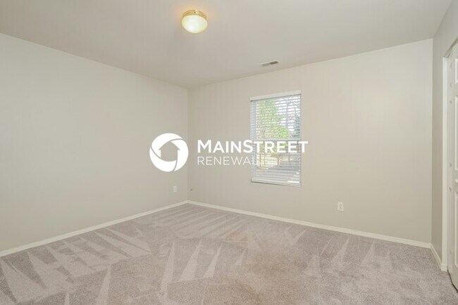 Building Photo - 4 Bedroom Pet-Friendly Home in Kernersville, NC with Main Street Renewal