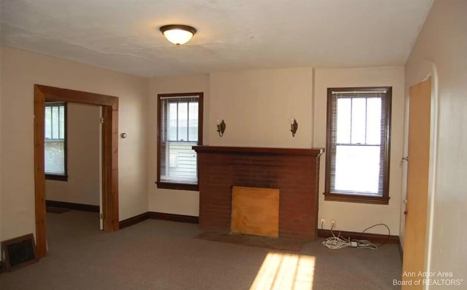 Building Photo - 109 Hill St