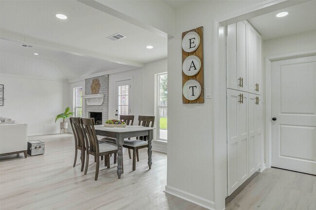 Primary Photo - 3351 S Sutton Square