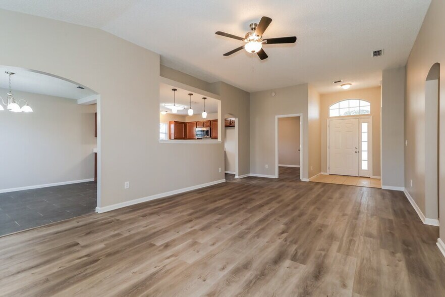 Building Photo - 3266 Sexton Dr