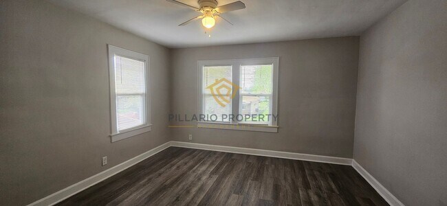 Building Photo - 901-903 Dequincey