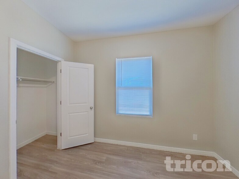 Building Photo - 37308 W Cannataro Ln