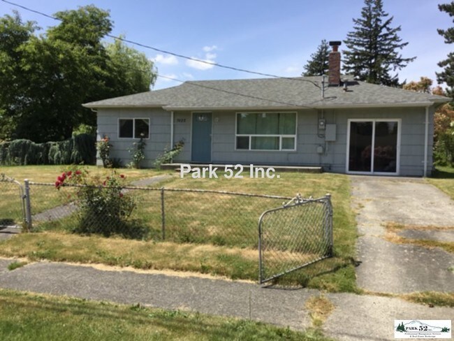 Primary Photo - 7022 S Thompson Ave