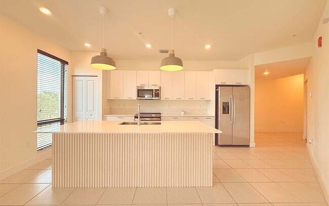 Building Photo - 8001 NW 41st St