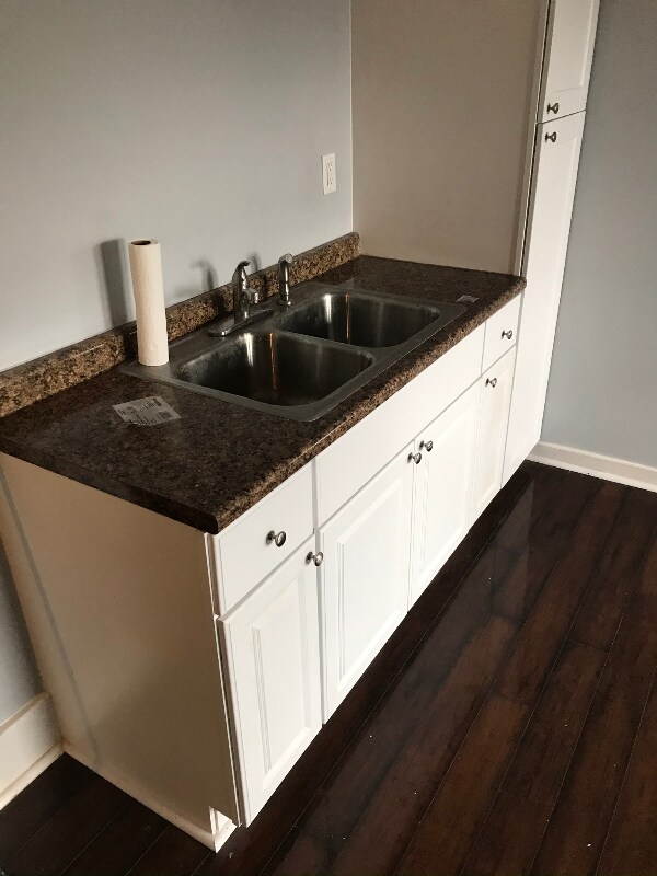 Building Photo - 626 Cemetery Ave