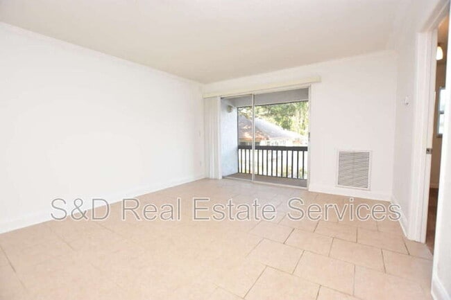 Building Photo - 141 Fernery Rd