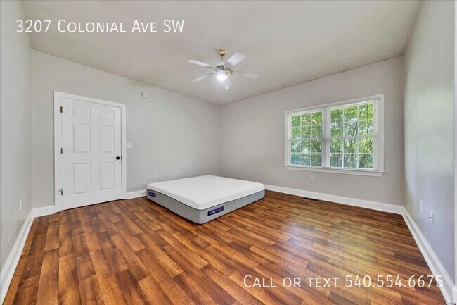 Building Photo - 3207 Colonial Ave SW