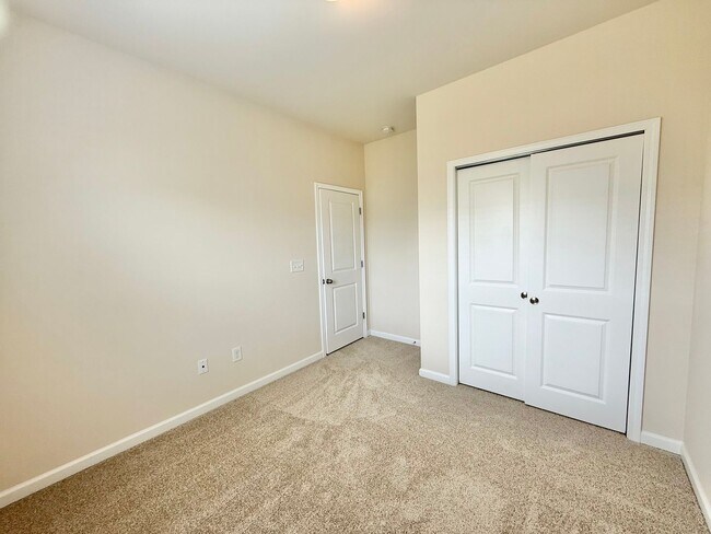 Building Photo - Spacious 4BD, 3BA Durham Home in a Prime Location Near Duke University, RTP, and RDU Airport