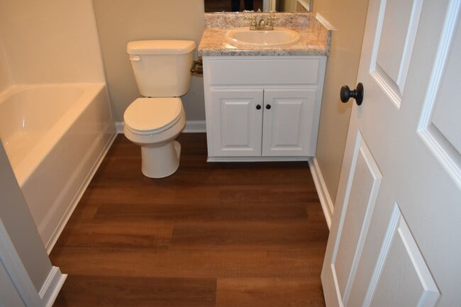 Building Photo - Woodland Park Townhomes, Enterprise,AL