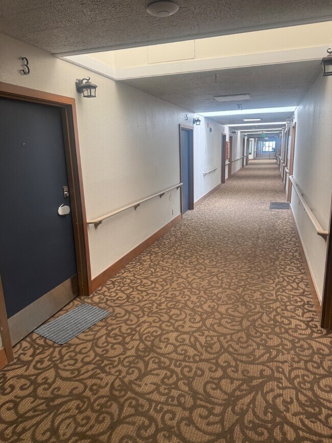 Building Photo - 460 W 600 N