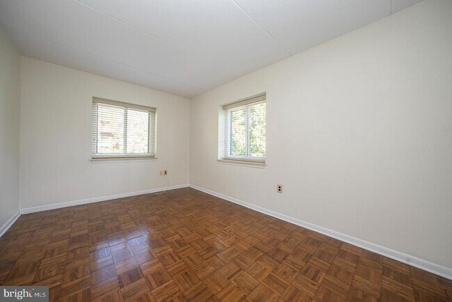 Building Photo - 260 W Montgomery Ave