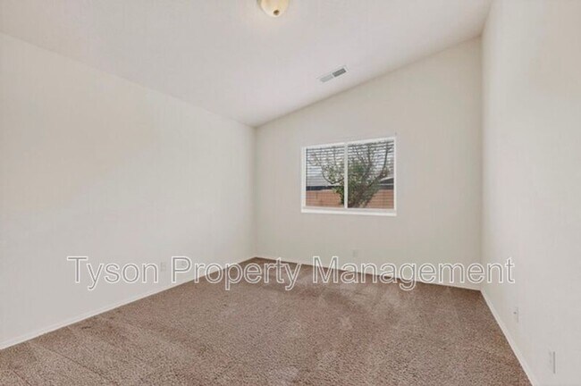 Building Photo - 908 Bursum Ln SE