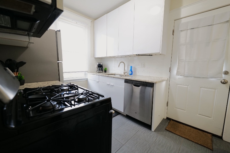 Building Photo - 219 Taylor Ave