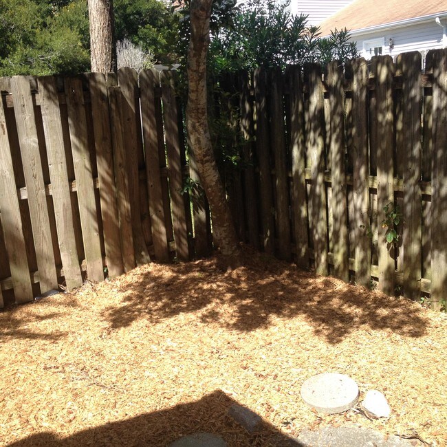 Building Photo - 803 Reserve Way