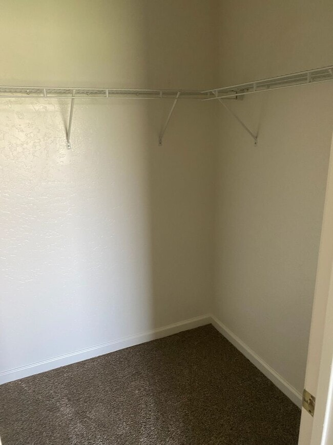 Building Photo - 2022 Muscat Ave