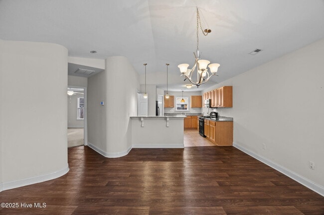 Building Photo - 408 Elsmore Dr