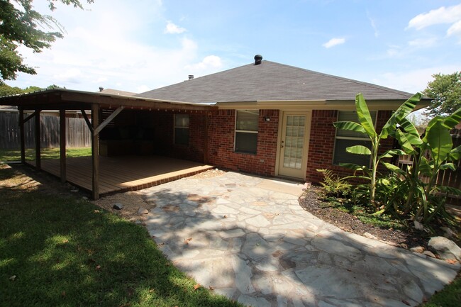 Building Photo - Charming 3 Bedroom in Flint! Coming Soon!