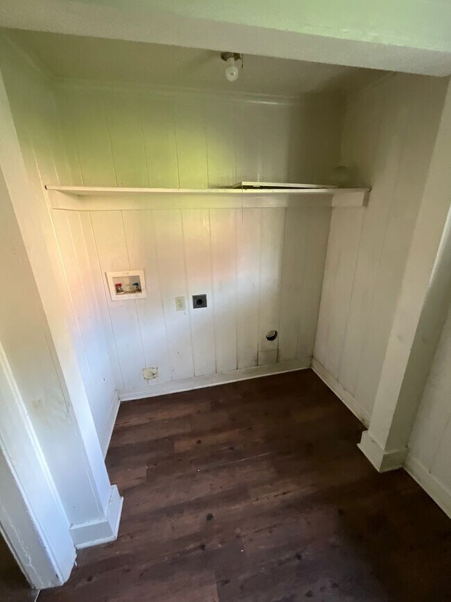 Building Photo - Section 8 Approved