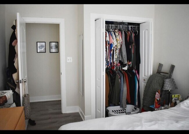 Building Photo - 2 bedroom in Chicago IL 60613