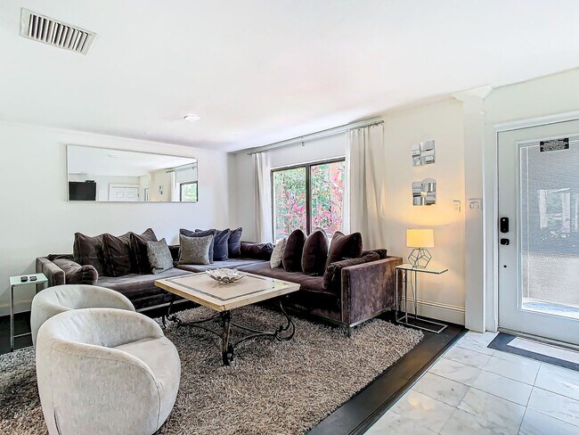 Building Photo - 5700 Saddlebrook Way